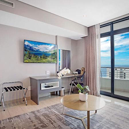 The Capital Pearls Hotel Ντούρμπαν Εξωτερικό φωτογραφία A living room at the Hilton San Diego Bayfront