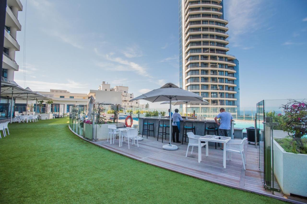 The Capital Pearls Hotel Ντούρμπαν Εξωτερικό φωτογραφία The rooftop bar at the hotel
