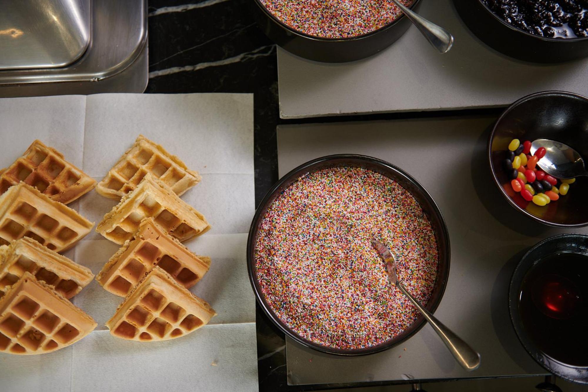 The Capital Pearls Hotel Ντούρμπαν Εξωτερικό φωτογραφία Belgian waffles
