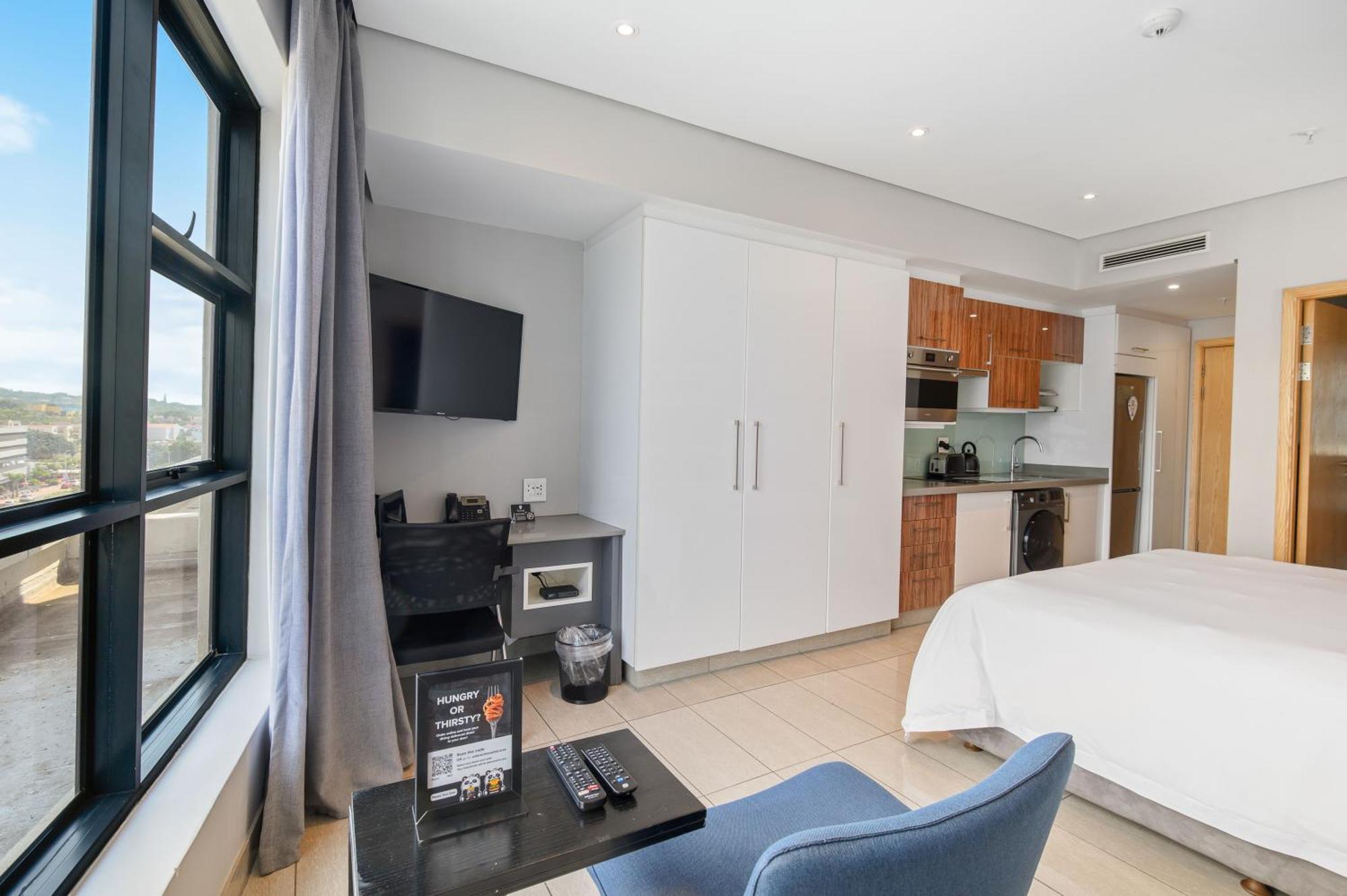 The Capital Pearls Hotel Ντούρμπαν Εξωτερικό φωτογραφία A studio apartment in Cape Town, South Africa